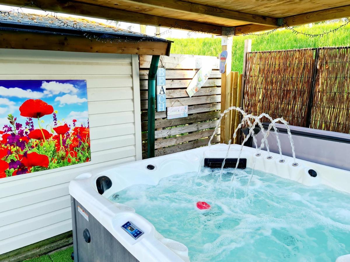 De Corner Van Zeeland Met Jacuzzi Sint-Annaland Exterior foto