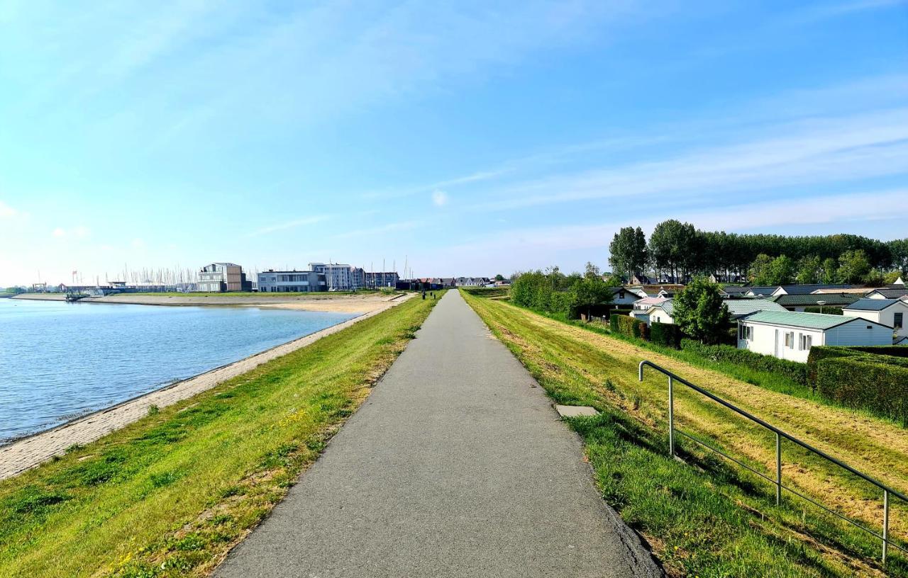De Corner Van Zeeland Met Jacuzzi Sint-Annaland Exterior foto
