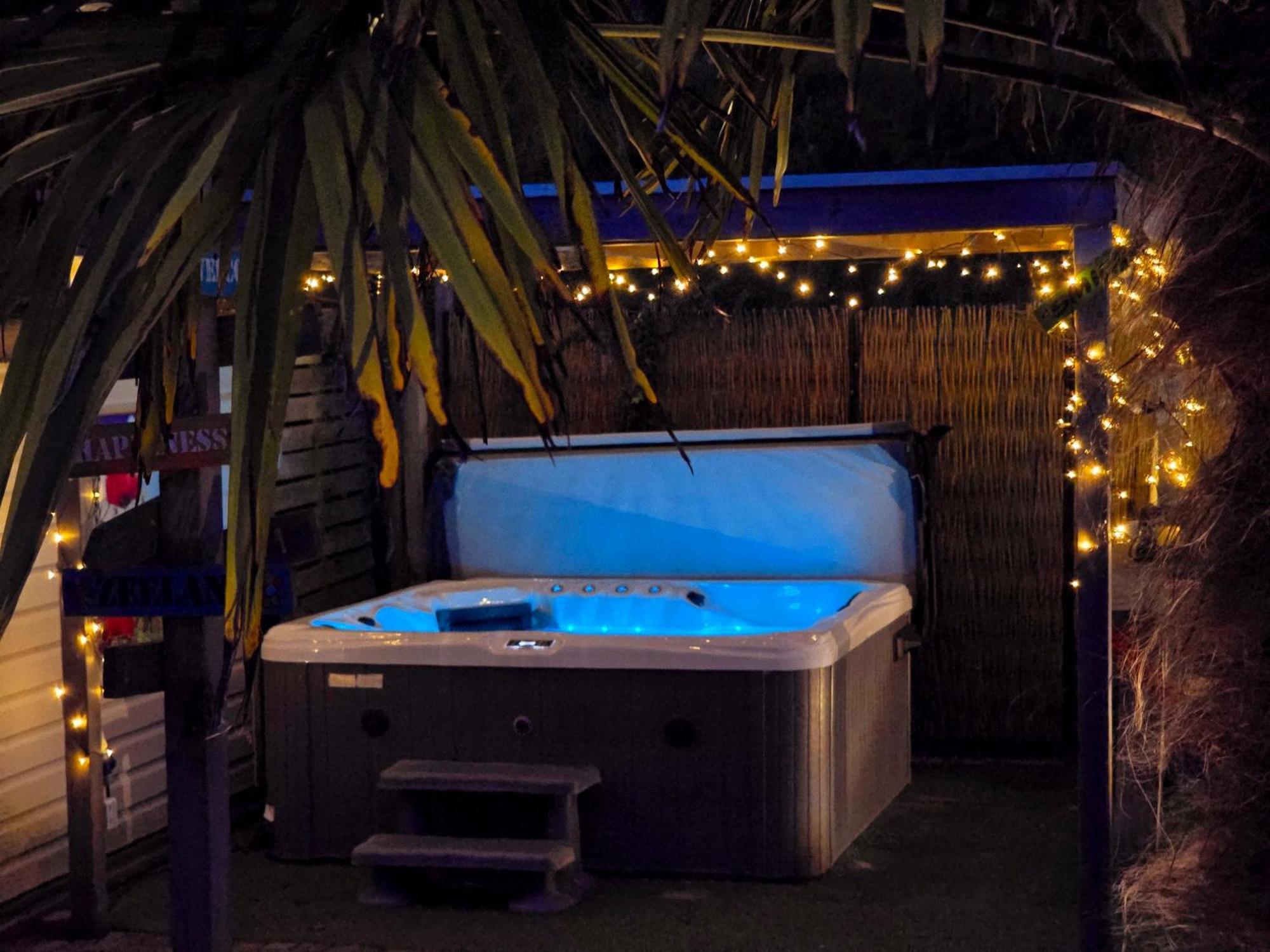 De Corner Van Zeeland Met Jacuzzi Sint-Annaland Exterior foto